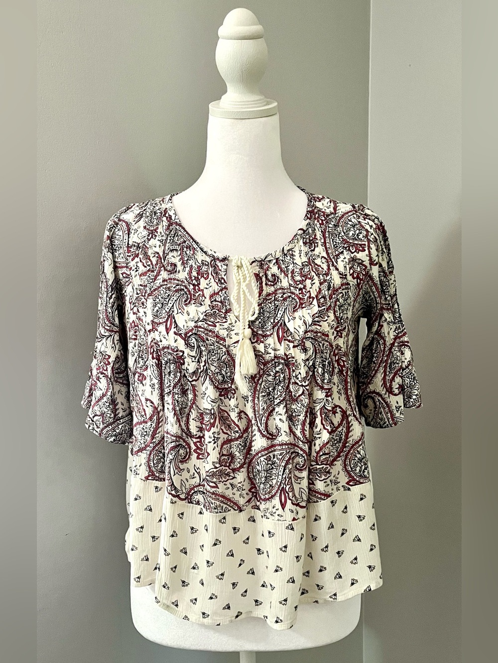 Abercrombie & Fitch Women’s XS Cream Paisley Tie-Front Peasant Top